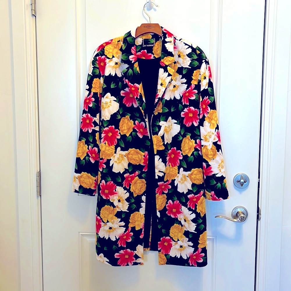 TAHARI FLORAL LONG JACKET..